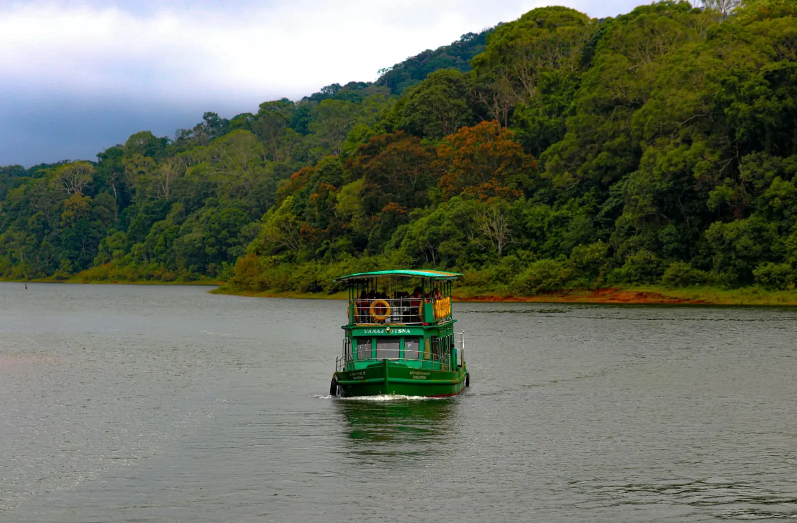 Periyar Lake boat safari, Thekkady — Kerala wildlife tour package